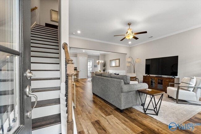 Building Photo - 38 Pine St