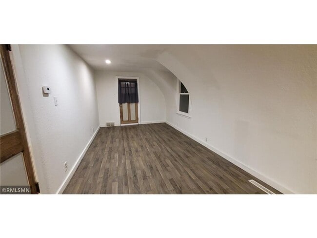 Building Photo - 376 Pierson Ave S