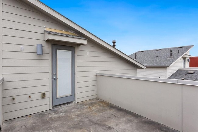 Building Photo - 348 Eado Park Cir
