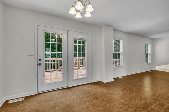 Building Photo - 2701 Hidden Ridge Ct