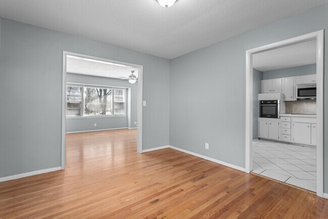 Building Photo - 908 SW 6th St