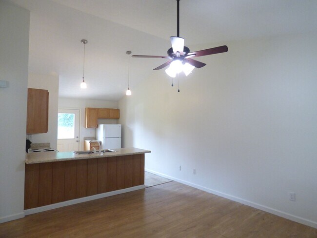 Building Photo - HAD222