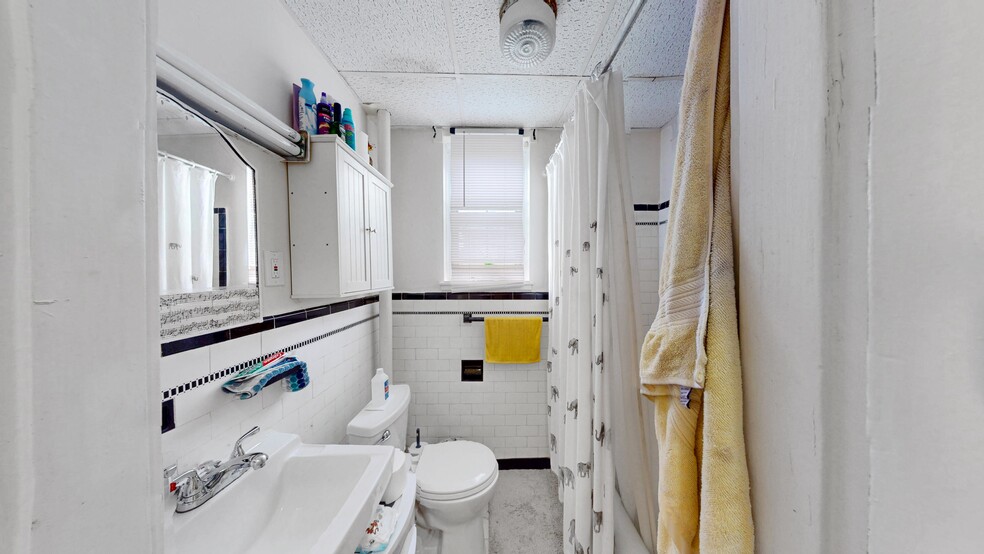 Building Photo - 15 Governors Ave