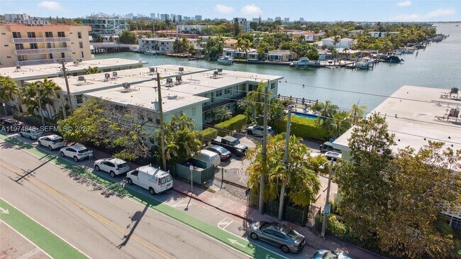 Building Photo - 8600 Byron Ave