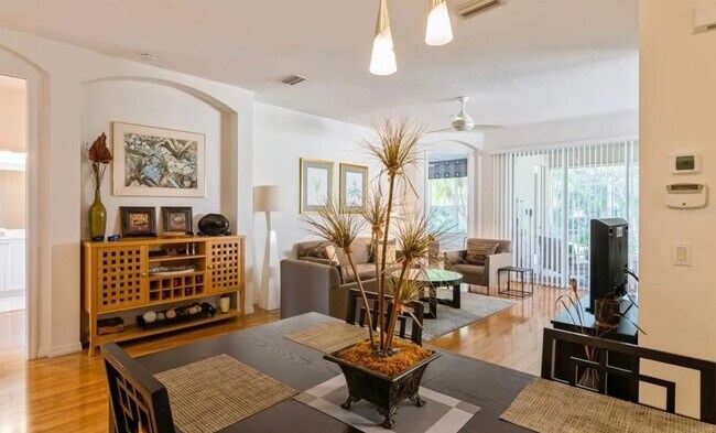 Building Photo - 7314 Meeting St