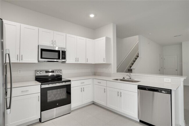 Building Photo - 212 27th St SE