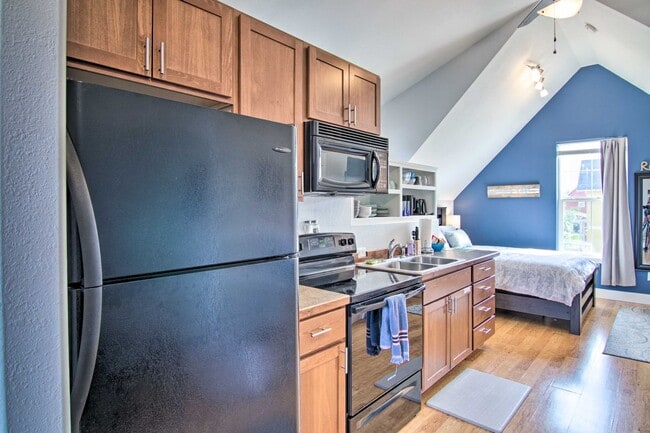 Building Photo - 4208 Benepe St