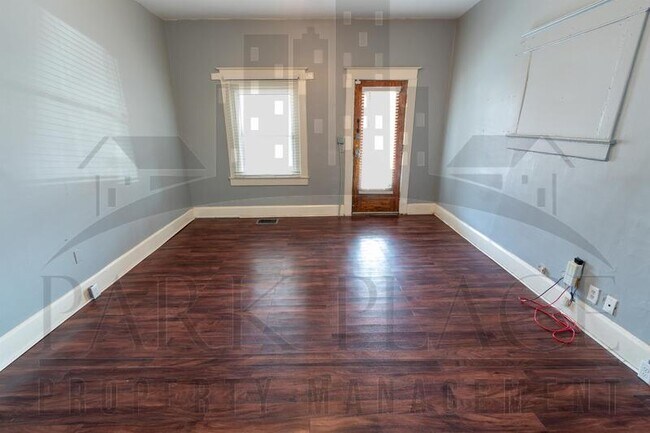 Building Photo - 734 E Morris St