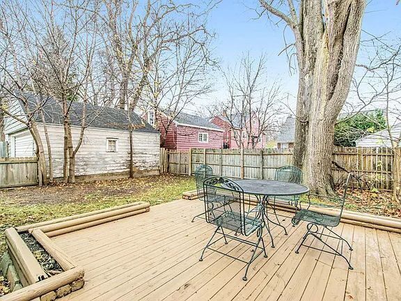 Building Photo - Charming 3BR in SE Grand Rapids