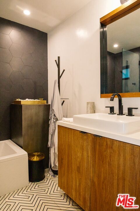 Building Photo - 8297 Presson Pl