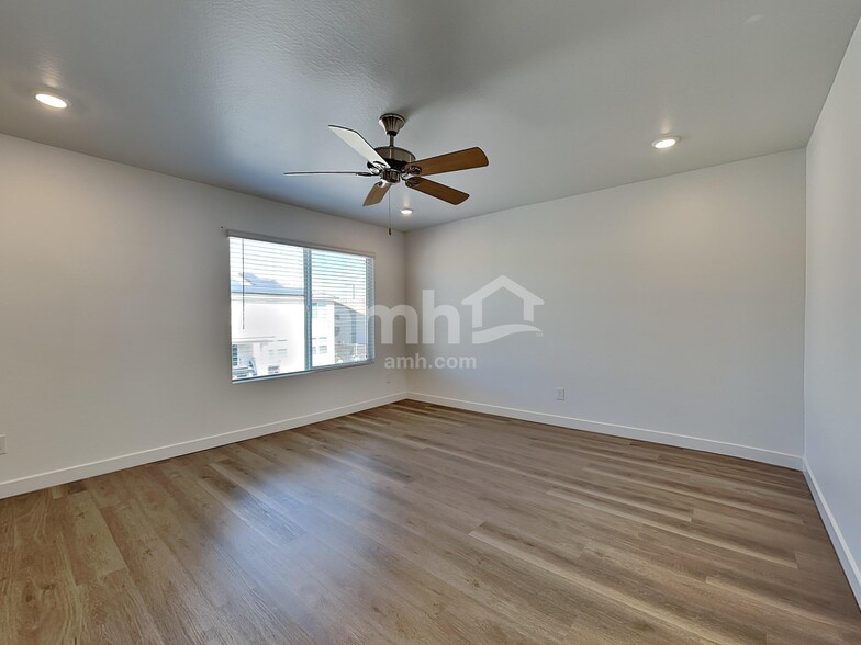 Building Photo - 20177 W Thomas Rd