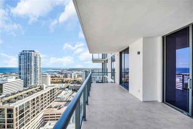 Building Photo - 275 1st Ave S