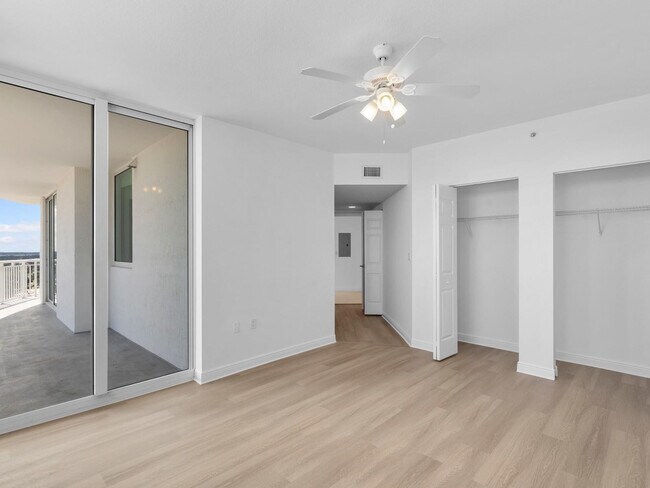 Building Photo - 1745 E Hallandale Beach Blvd