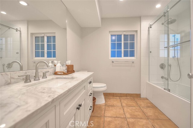 Building Photo - 3657 Sara Dr