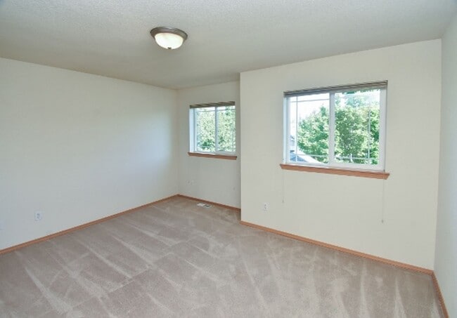 Building Photo - PENDING APPLICATION; Well Maintained 4 BD
