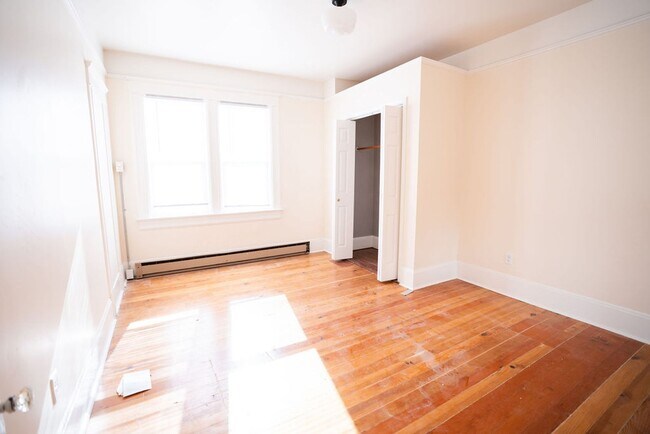 Building Photo - 369 8th St