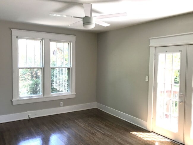 Building Photo - Location, Location, Location! 4br/2ba Home...