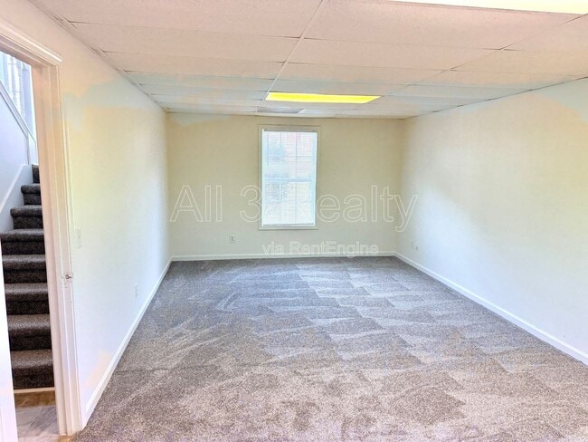 Building Photo - 49 Anna Way