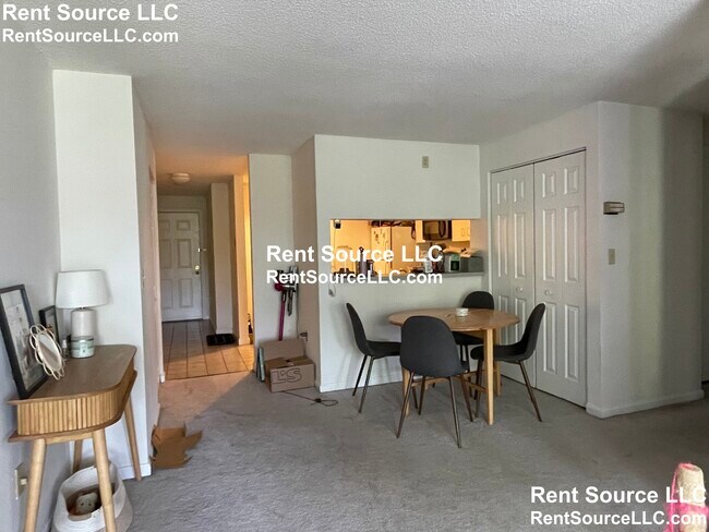 Building Photo - 175 Beacon St