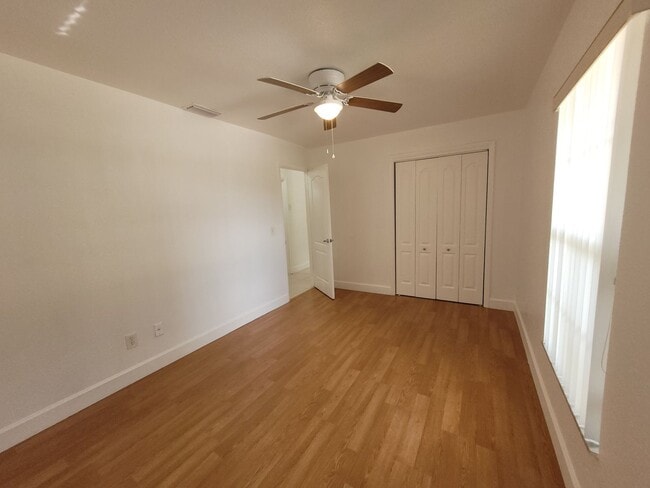 Building Photo - 10 Winding Ridge Rd