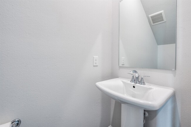 Building Photo - 737 Santa Lucia Dr