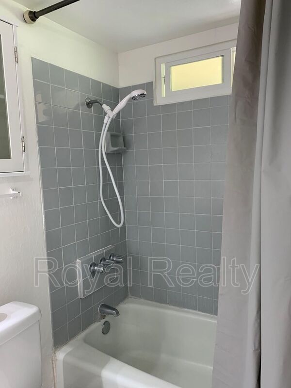 Building Photo - 480 Pio Dr