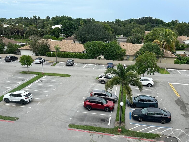 Building Photo - 406 NW 68th Ave