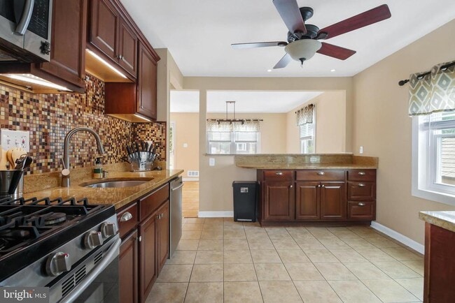 Building Photo - 20 Chester Cir
