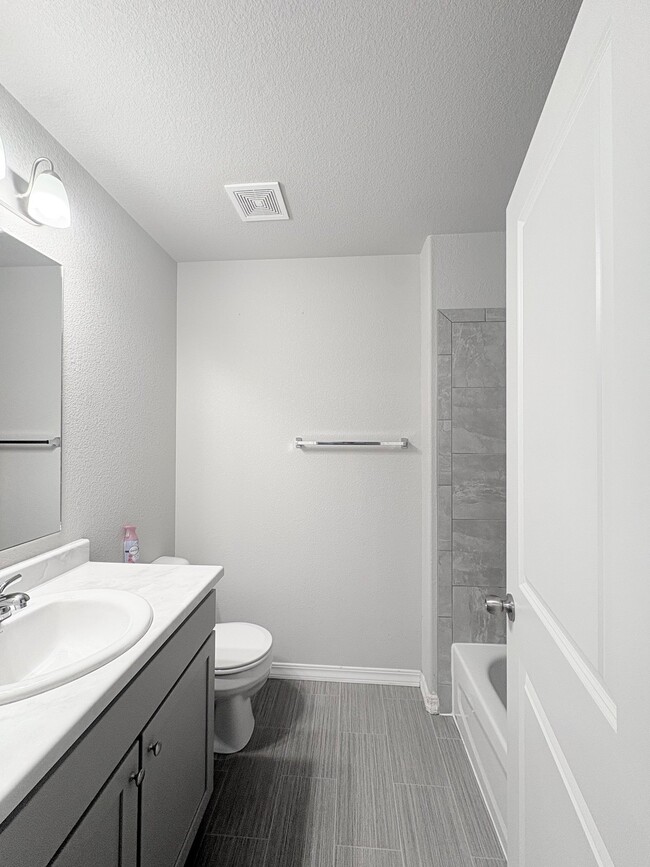 Building Photo - 4159 Samaritan Lp