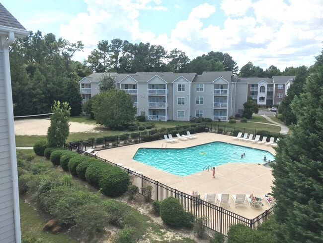 Building Photo - Freshly Painted! New Luxury Vinyl Plank Fl...