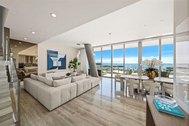 Building Photo - 2675 S Bayshore Dr