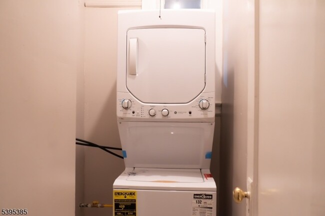 Building Photo - 108 Berkshire Pl