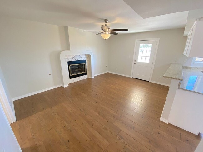 Building Photo - Beautiful North Hills Refrig A/C Home with Pool!