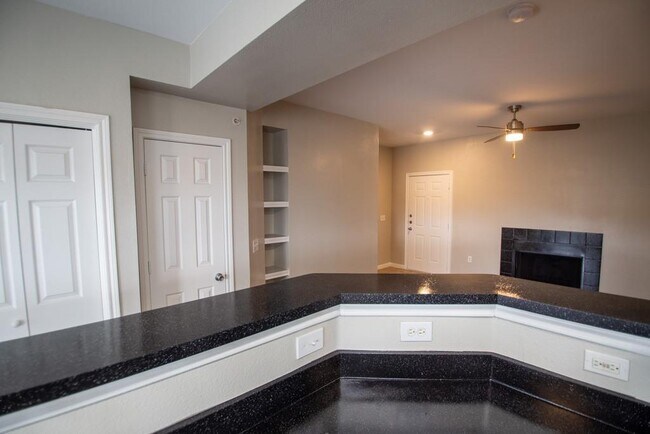Building Photo - 2320 Gracy Farms Ln