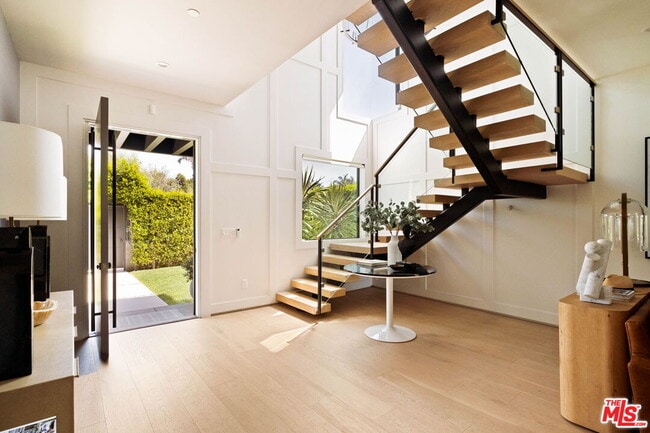 Building Photo - 2137 Glyndon Ave