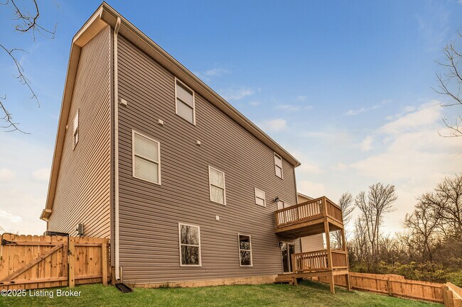 Building Photo - 9137 River Trail Dr