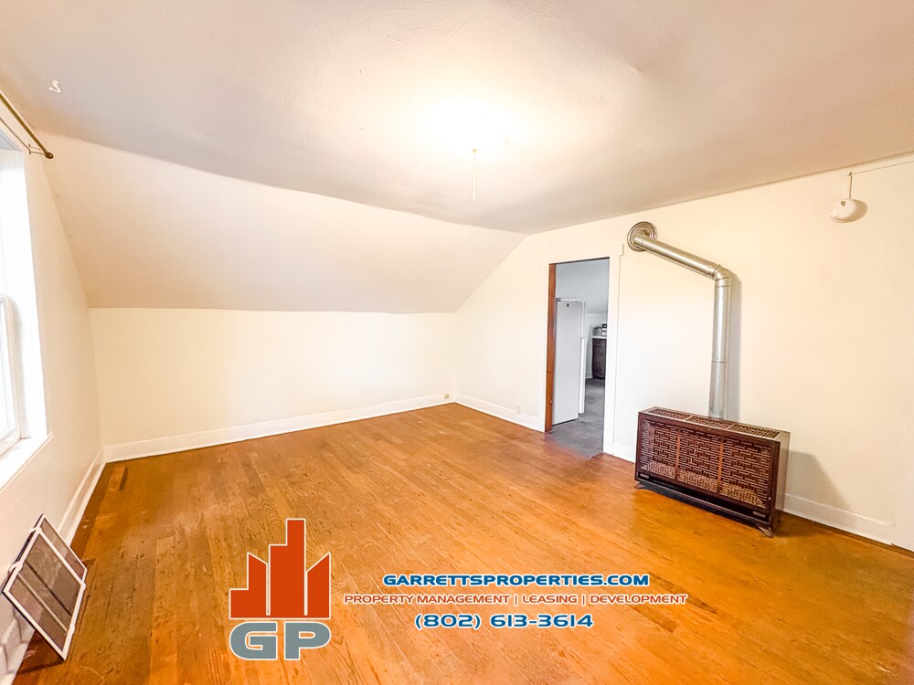 Building Photo - 162 Park St