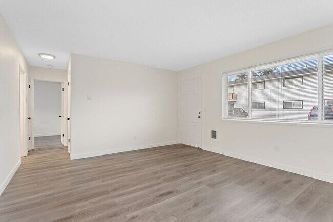 Building Photo - Remodeled 2 bedroom across from Providence...