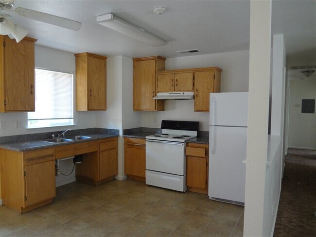 Building Photo - 5624 Arboga Rd