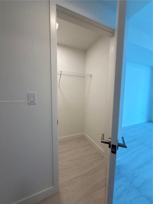 Building Photo - 77 SE 5th St