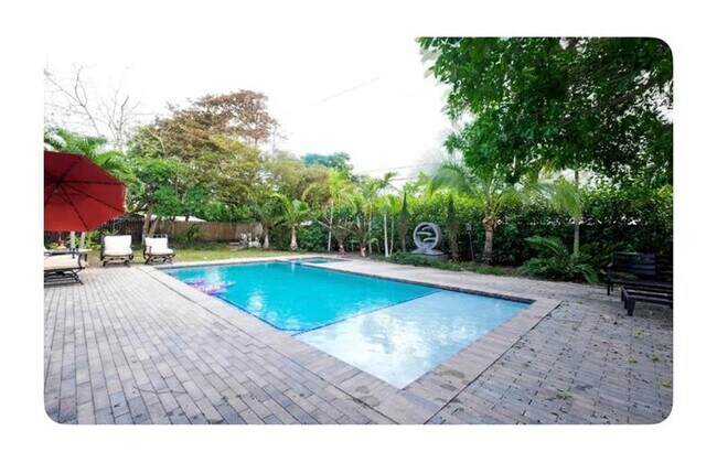 Building Photo - 536 NW 43rd St