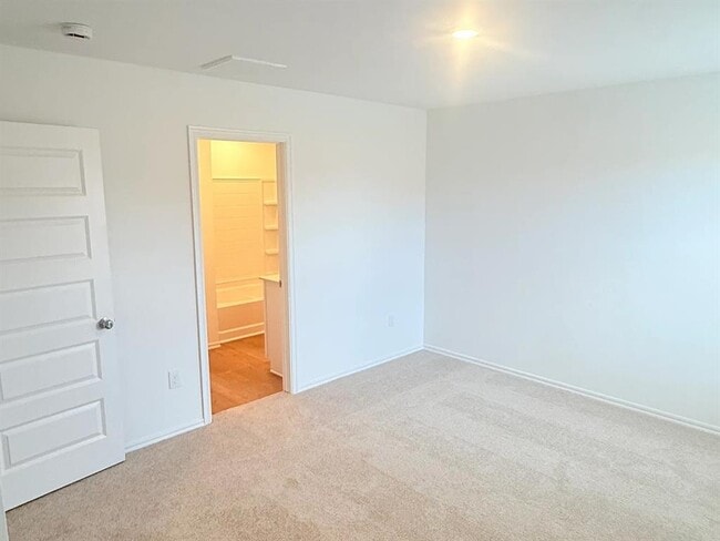 Building Photo - 16217 Lovers Ln