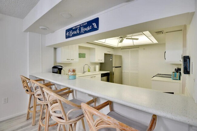 Building Photo - 3855 S Atlantic Ave