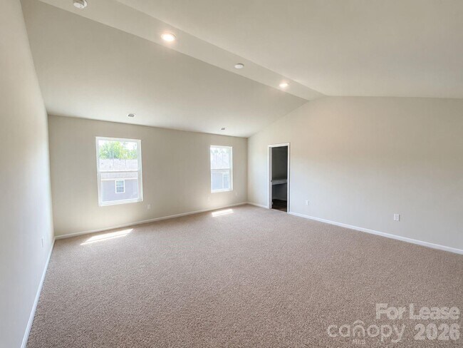 Building Photo - 5044 Wolfridge Ave