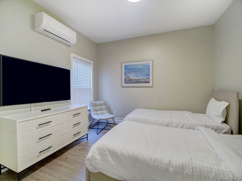 Building Photo - 24 Britton St