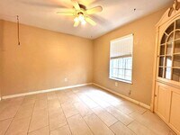 Building Photo - 406 Bowie St