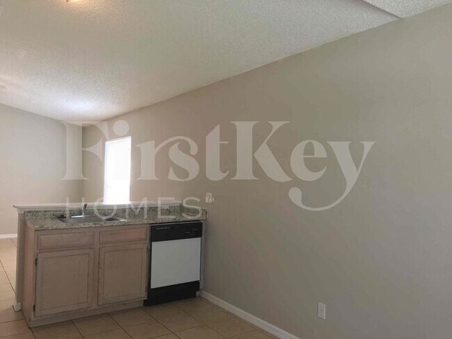 Building Photo - 7575 Groveoak Dr