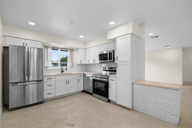 Building Photo - 4261 Lagg Ave