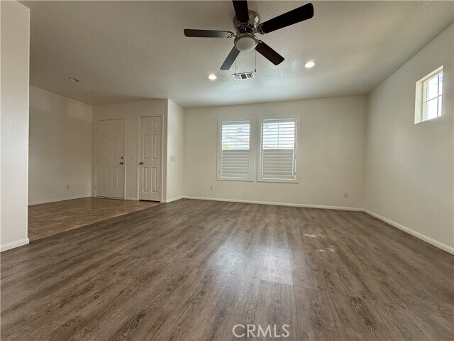 Building Photo - 506 N Placer Privado