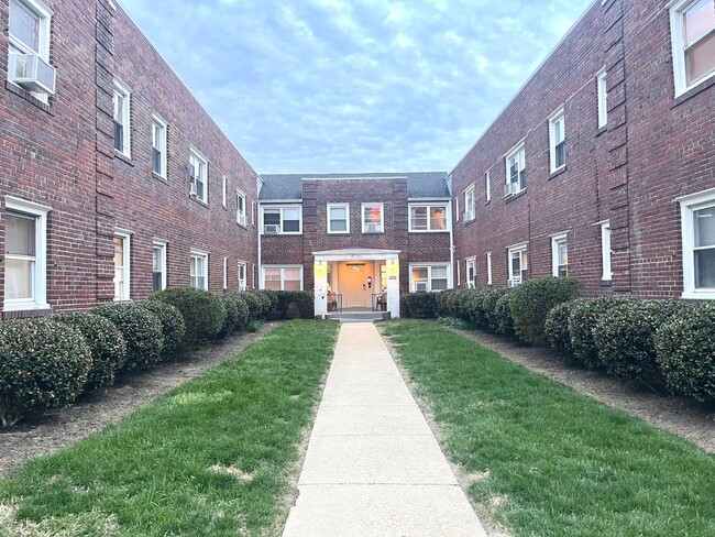 Building Photo - Allison Apartments